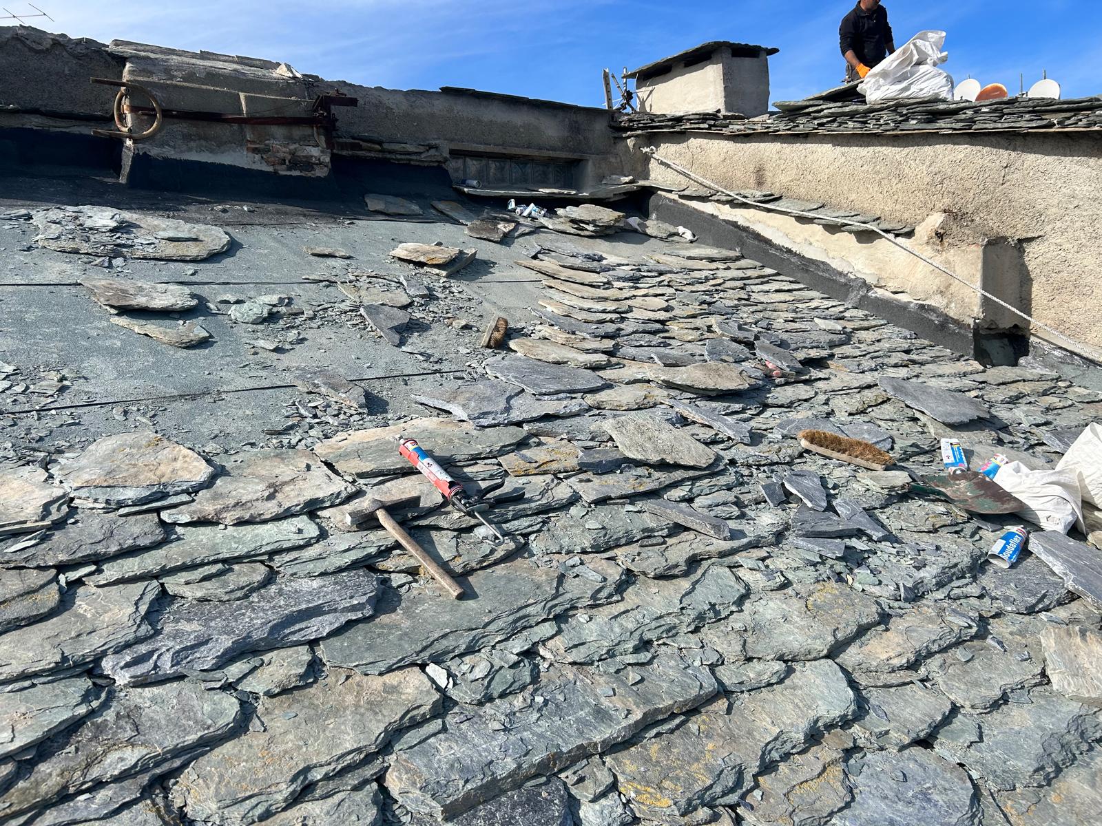 Rénovation de lauzes et souches